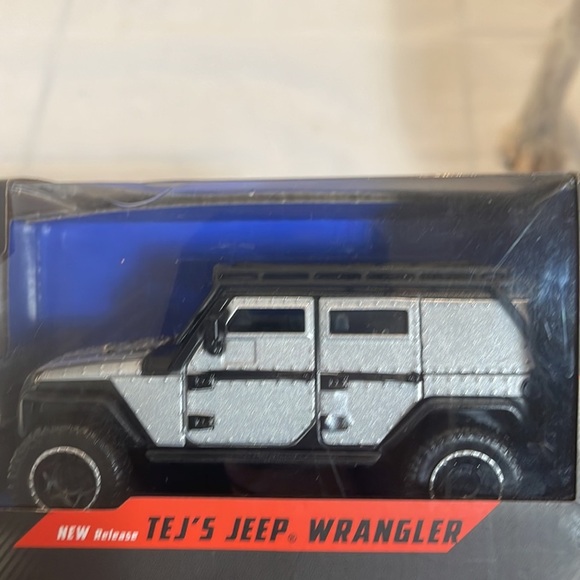 Jada Fast & Furious Legacy Series Tej’s Jeep Wrangler & Dom’s Dodge Charger R/T - Picture 2 of 6